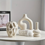 Geometric Donut Vase – Nordic Minimalist Ceramic Home Décor Sculpture