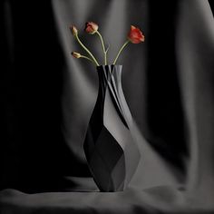 MINIMALIST VASES & TABLE CENTERPIECE